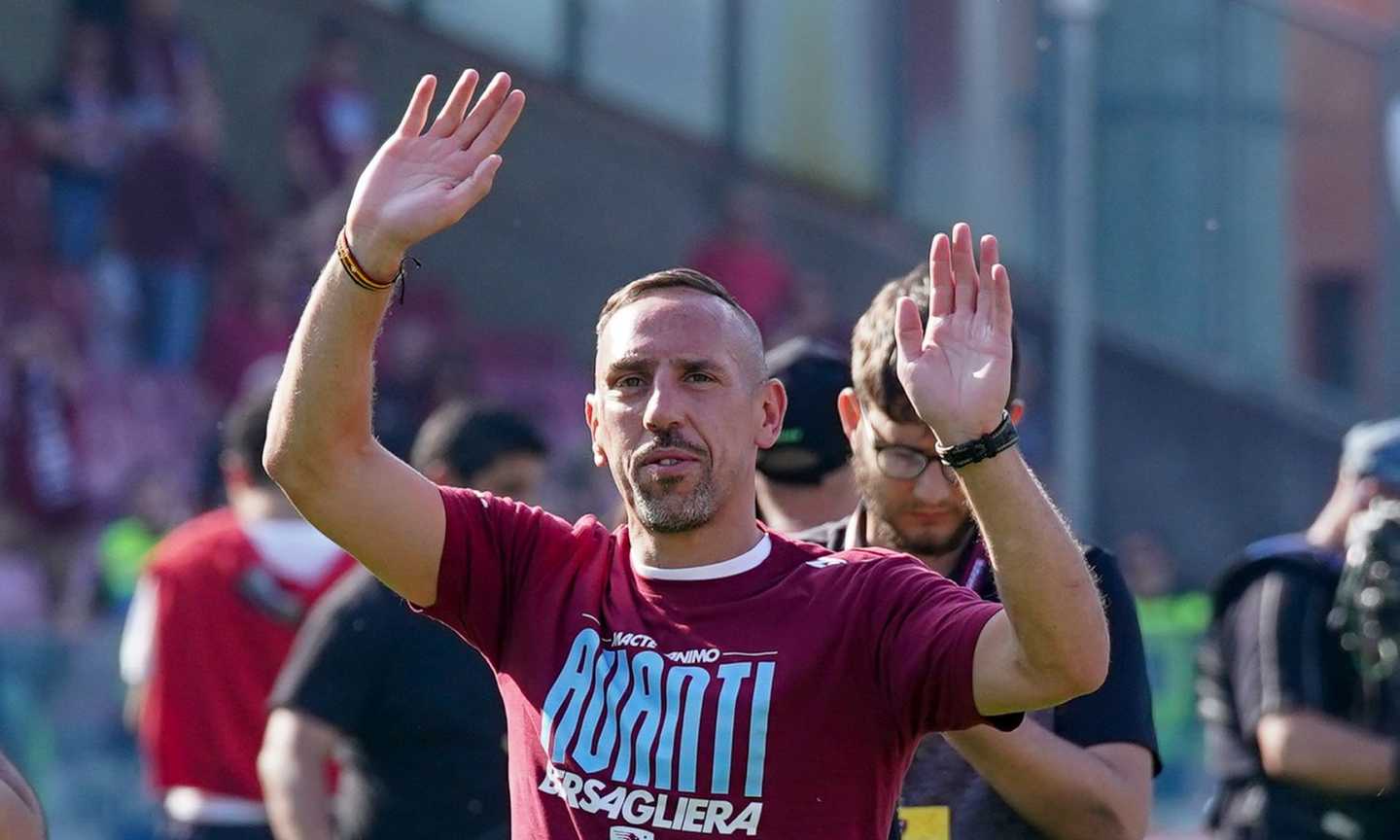 Ribery fa shopping e gli rubano l'auto: brutta disavventura per il francese della Salernitana