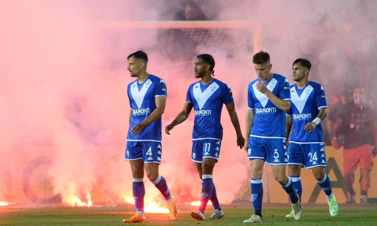 Follia ultras in Brescia-Cosenza, la Digos indaga: arrivati i primi quattro arresti 