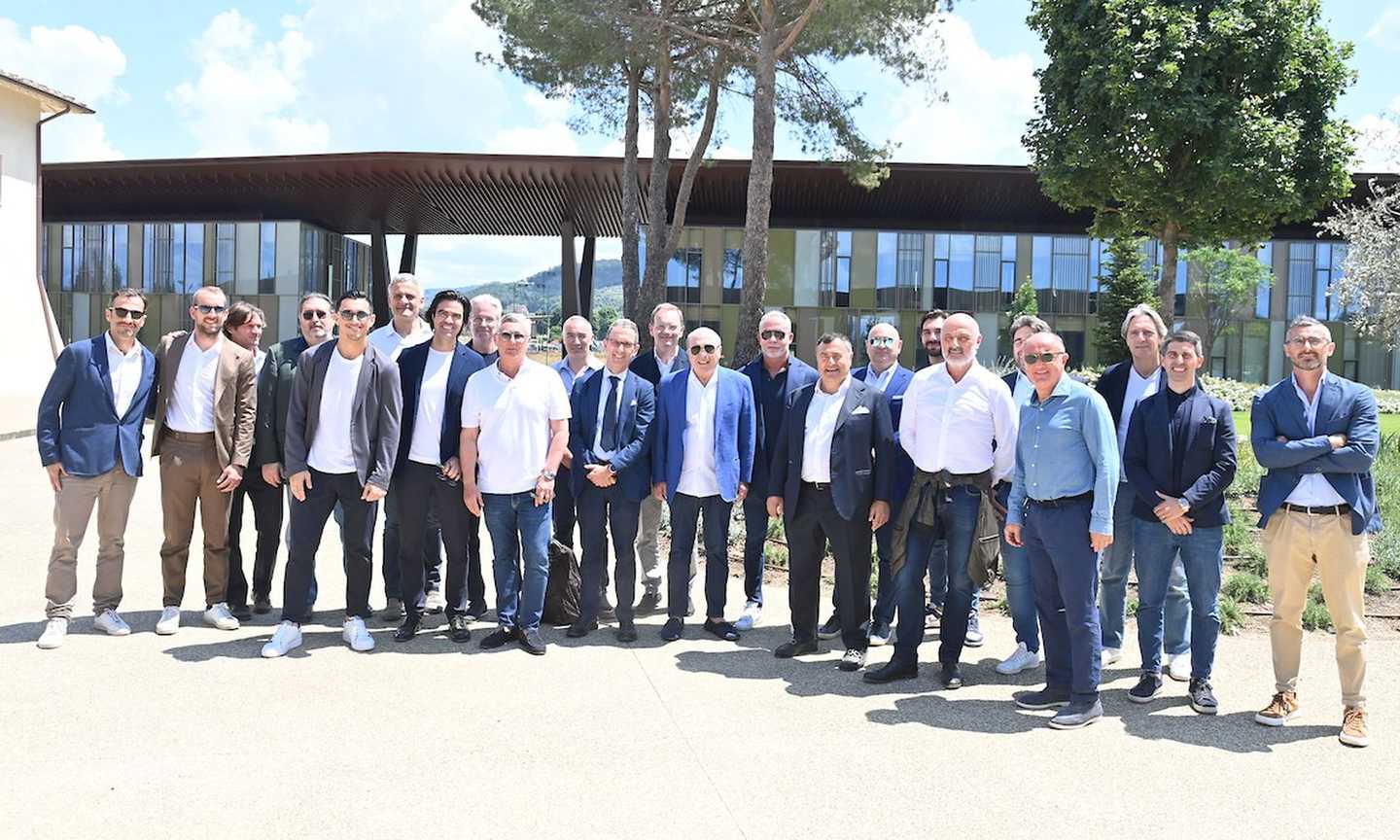 Fiorentina: summit a Viola Park con gli agenti, le proposte di Commisso alla Fifa