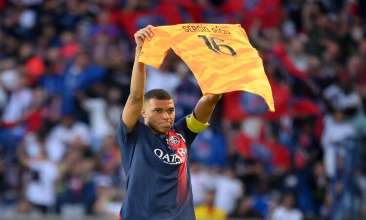 LIVE Ligue 1: PSG sotto 2 3, Mbappé dedica il gol a Sergio Rico. Fischi per Messi. Nantes al momento salvo LIVE Ligue 1: PSG sotto 2 3, Mbappé dedica il gol a Sergio Rico. Fischi per Messi. Nantes al momento salvo