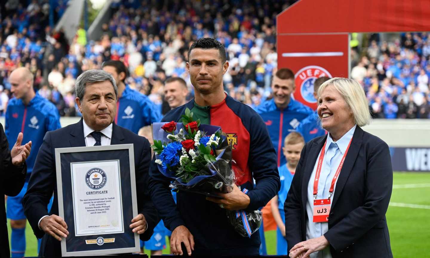 Cristiano Ronaldo è da Guinness dei primati la FOTO e il motivo della premiazione