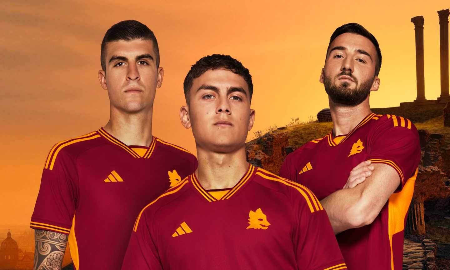 Roma, svelata la nuova maglia 23/24: Adidas sceglie il vintage. C'è Dybala, ma non lo sponsor FOTO e VIDEO