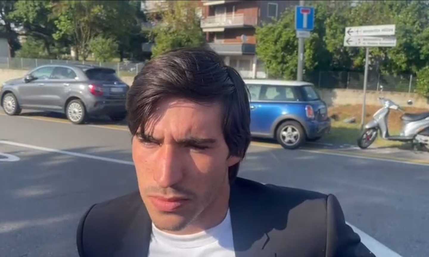 Tonali: 'Via dal Milan? La decisione più dura della mia vita, spero di tornare. Addio Maldini non ha influito' VIDEO