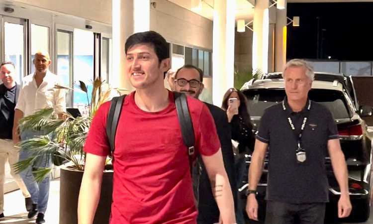 Ag. Azmoun: 'C'è un fattore che è stato fondamentale per scegliere la Roma'. E c'entra Mourinho Ag. Azmoun: 'C'è un fattore che è stato fondamentale per scegliere la Roma'. E c'entra Mourinho