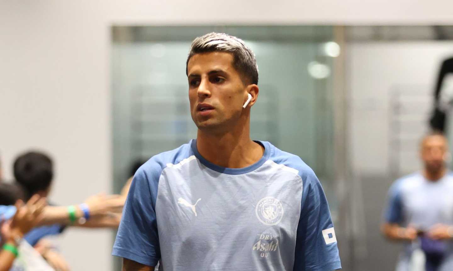 Barcellona, clamoroso: Cancelo bloccato in aeroporto dopo una telefonata