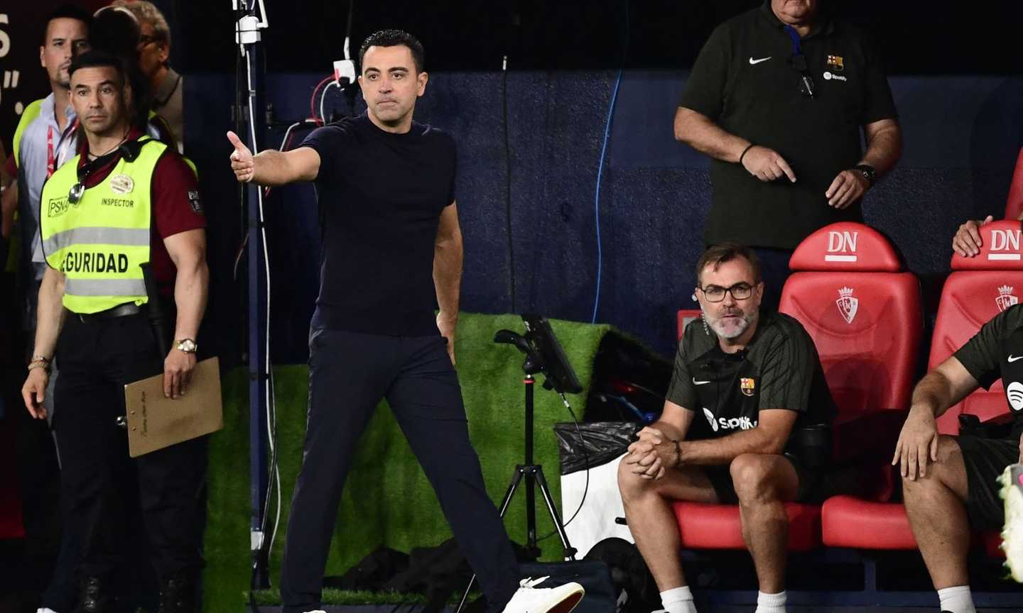 Barcellona, Xavi non si fa spaventare dall'infortunio di Vitor Roque: 'Ok a gennaio'