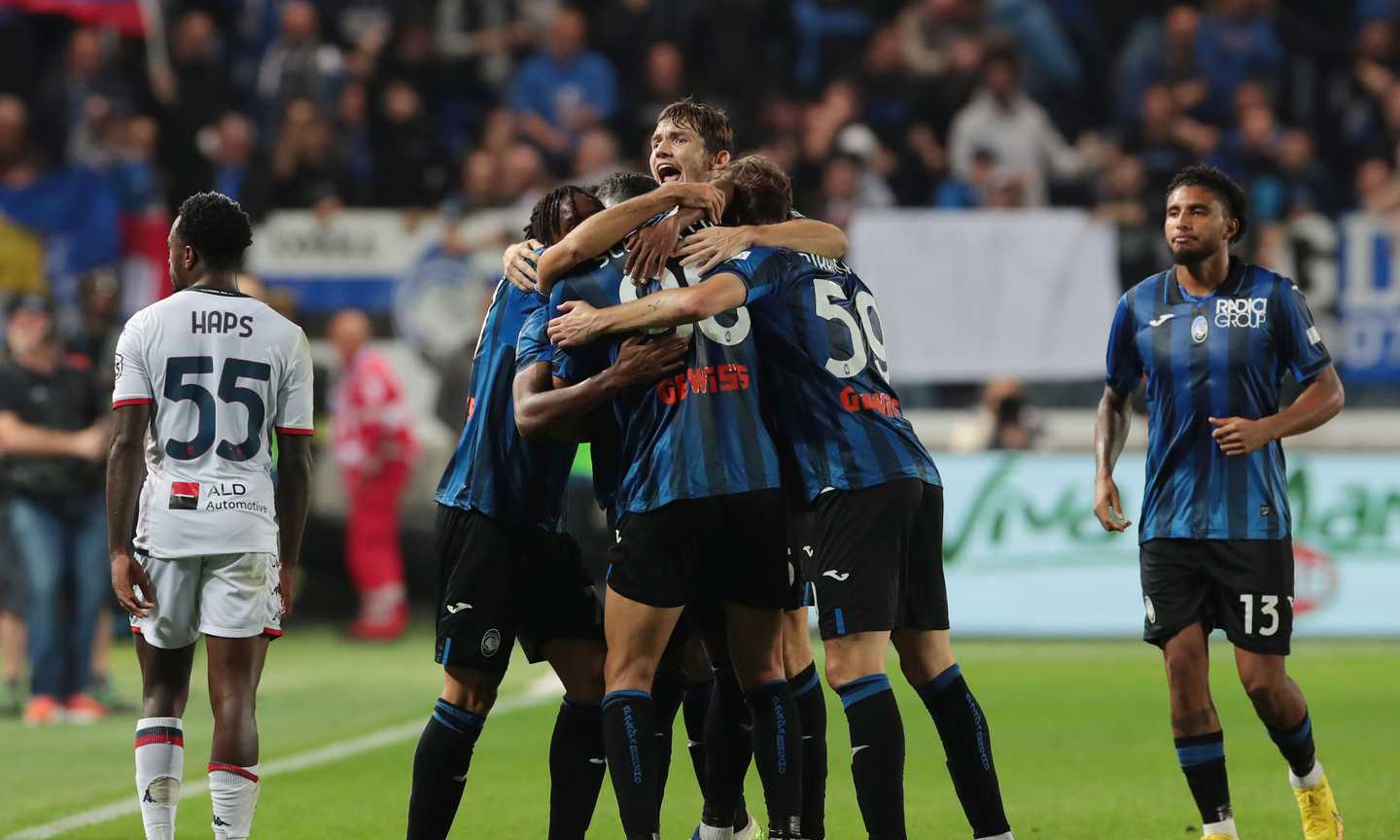 Il VAR 'punisce' ancora il Genoa: l'Atalanta vince 2-0 e vola a -1 dalla Champions