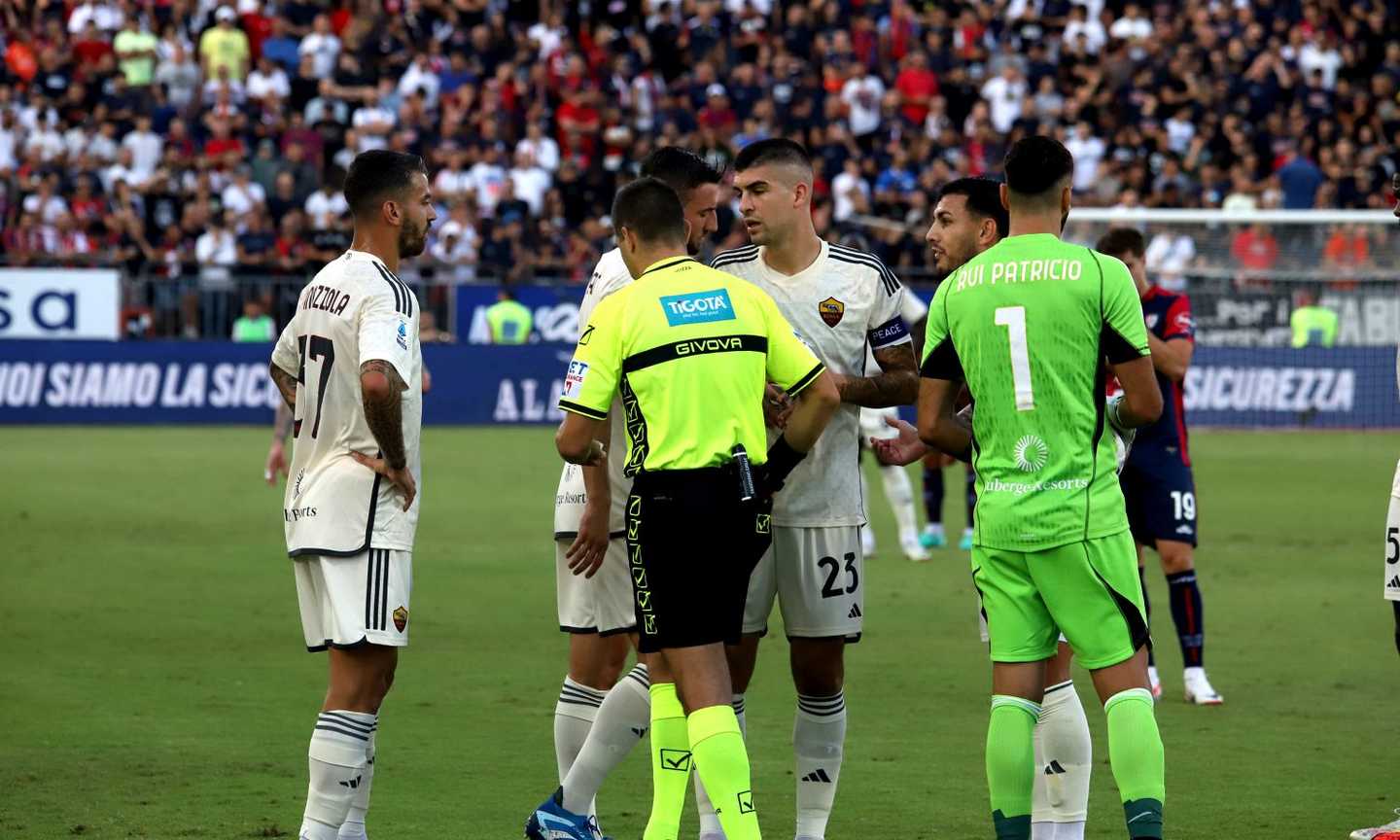 Cagliari-Roma, la MOVIOLA: check del VAR sui gol, tutto regolare. Annullata la rete di Prati, giusto il rigore