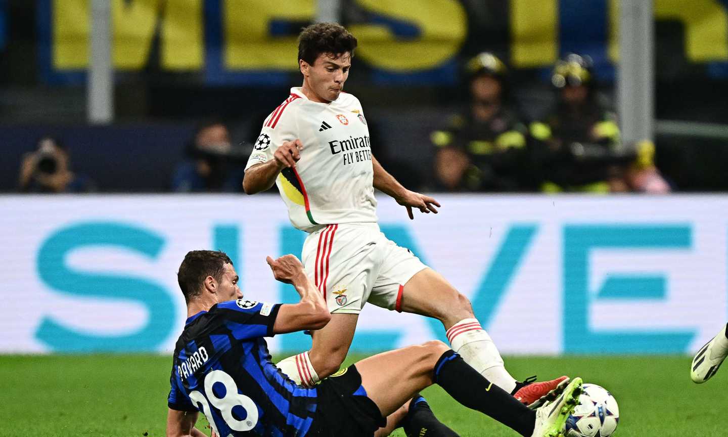 Juve: occhi su Neves, ma il Benfica spara alto