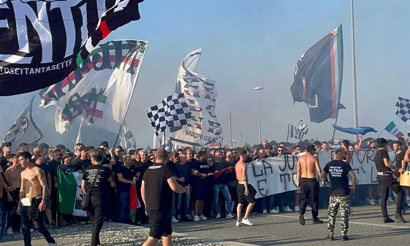 Juve, la Curva Sud è tornata: FOTO e VIDEO prima del derby contro il Torino