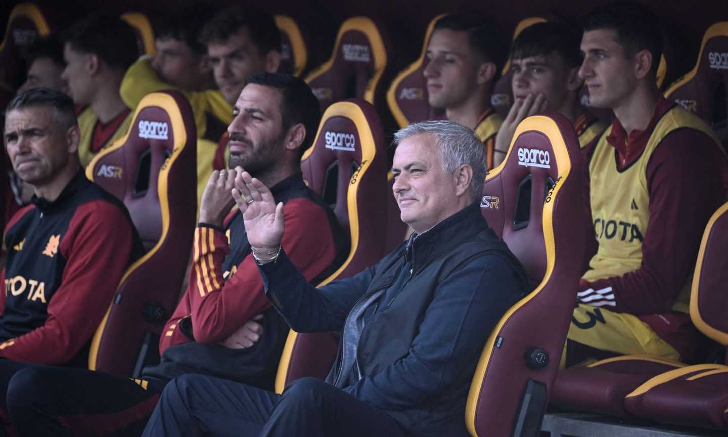 Mourinho, stoccata al Papu Gomez: 'Ho la tosse, ma il suo sciroppo non lo prendo...'