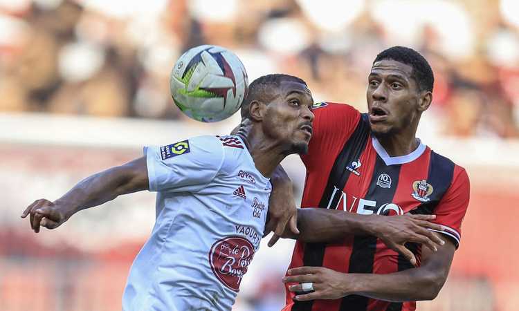 Nizza, Todibo: 'Dicevano che al Barcellona avevo fallito, ma ora sono amato. Parlo molto con Thuram' Nizza, Todibo: 'Dicevano che al Barcellona avevo fallito, ma ora sono amato. Parlo molto con Thuram'