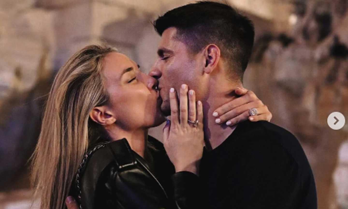 Alice e Morata accanto a Dybala e Oriana durante la proposta di nozze FOTO