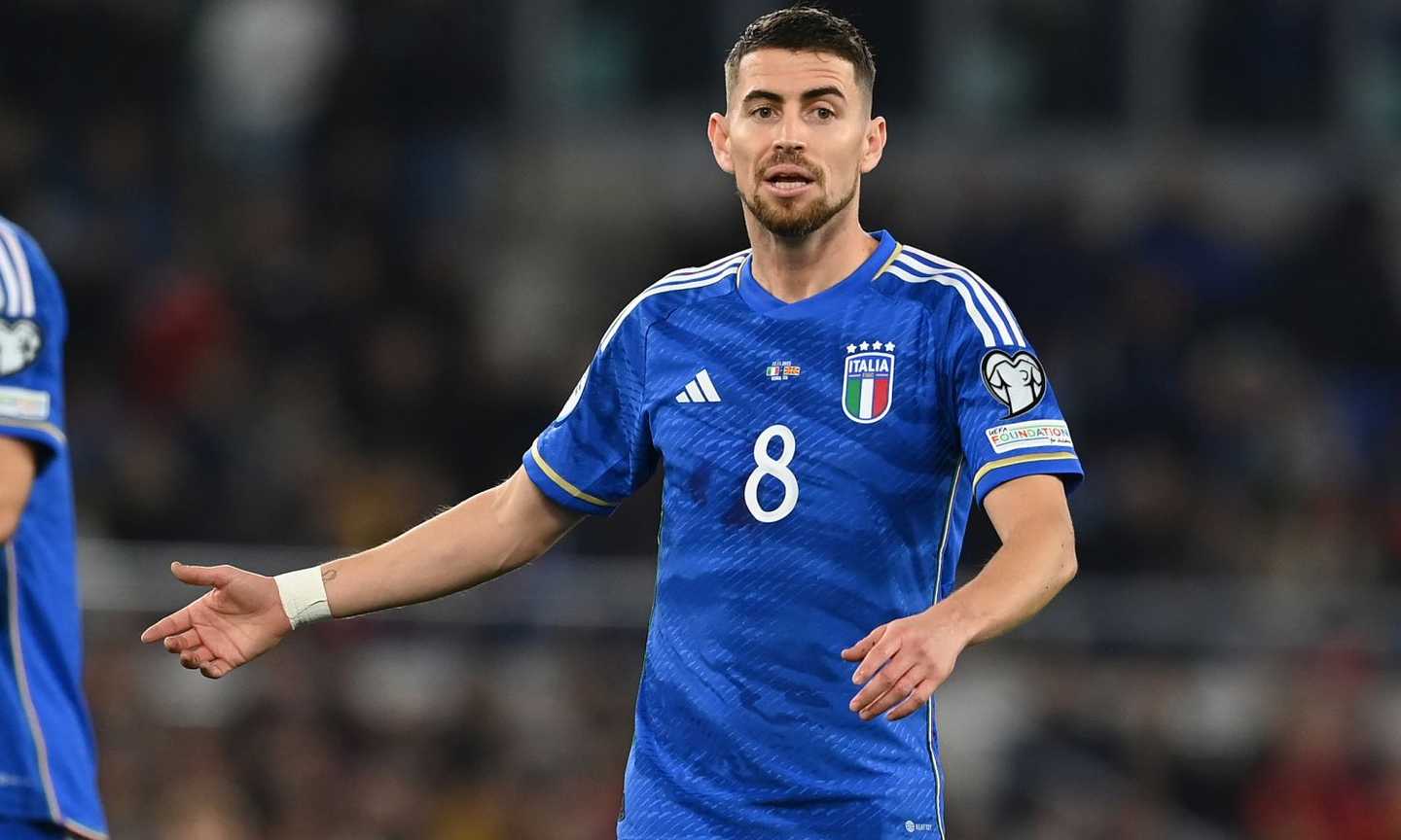 Jorginho 'alla Pirlo' accende l'Italia, la Juve lo punta per l'estate: è lui quello che serve