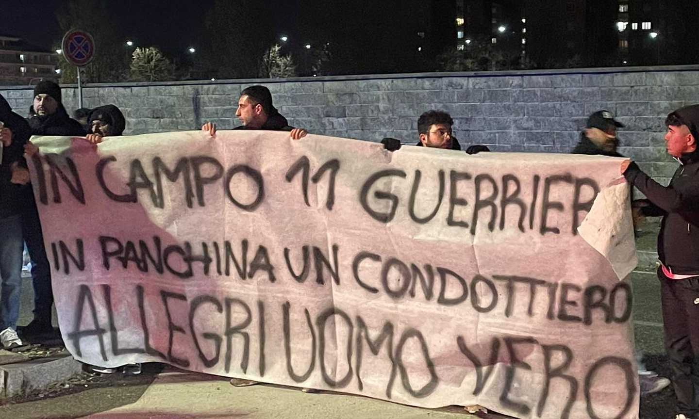 Juve-Inter, calda atmosfera allo Stadium: 'Segnali di una degna società', 'Asfaltiamoli' e 'Allegri uomo vero'