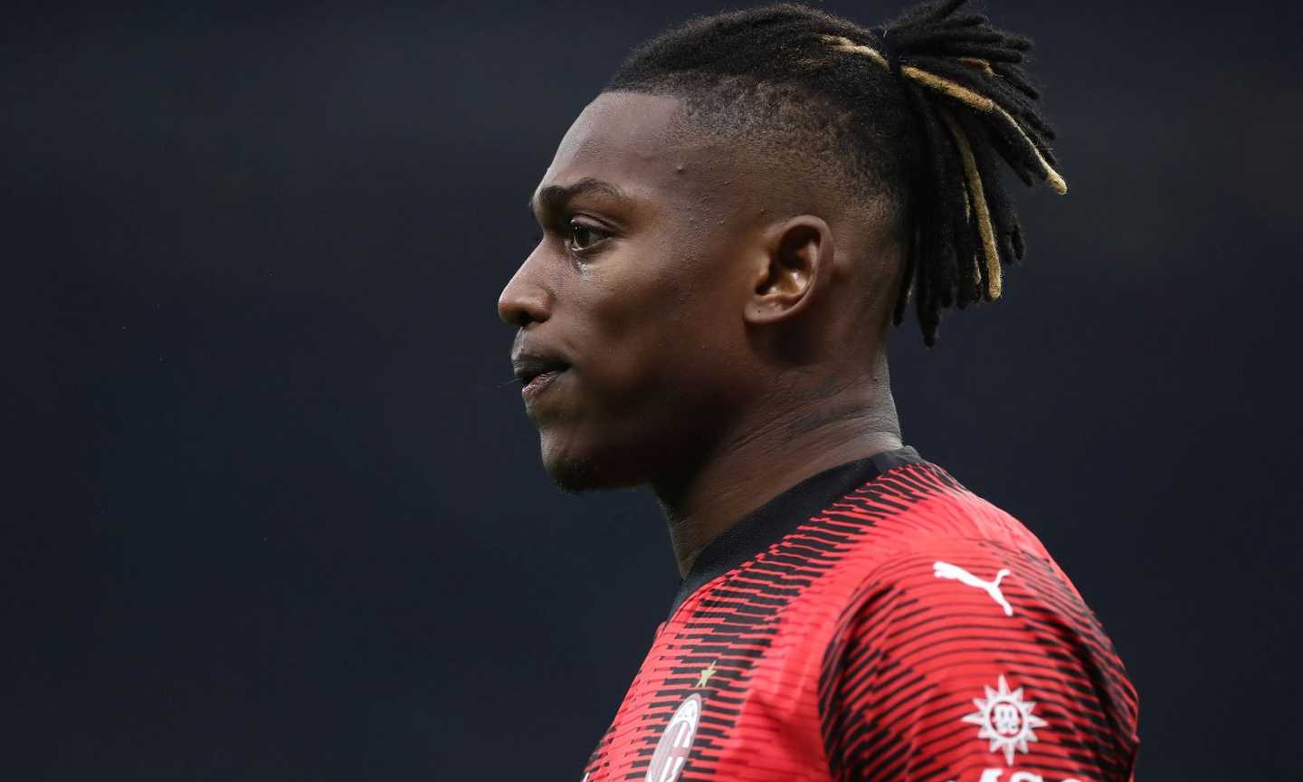 Leao tiene in ansia il Milan: ce la fa per il Dortmund? Cosa ci dice il precedente Euroderby