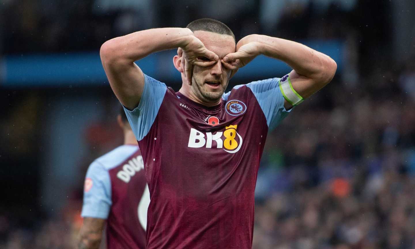 Aston Villa, McGinn cuore d'oro: il motivo per cui esulta con i 'Goggles' 