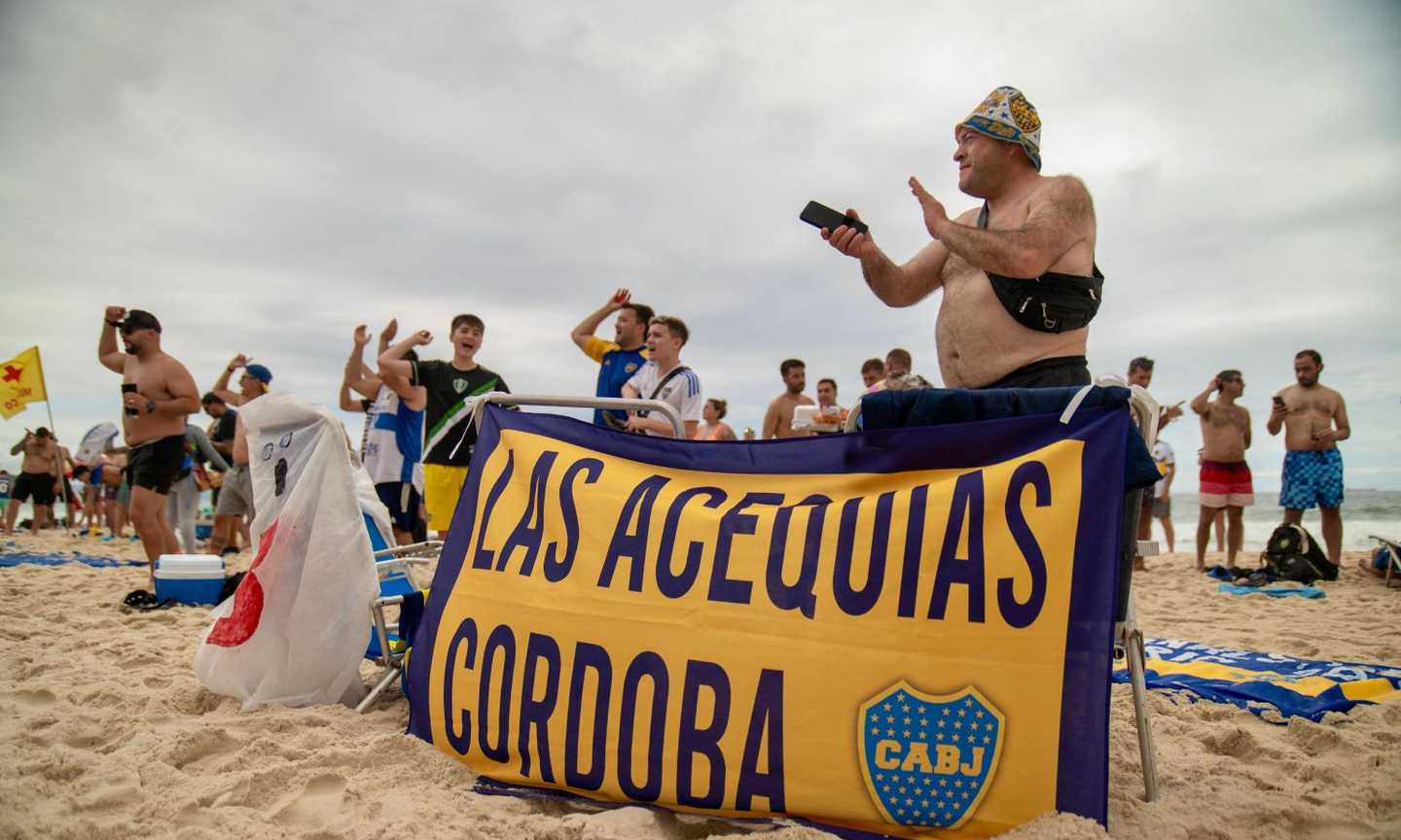 Tensione prima di Boca Juniors-Fluminense, rissa tra tifosi a Copacabana