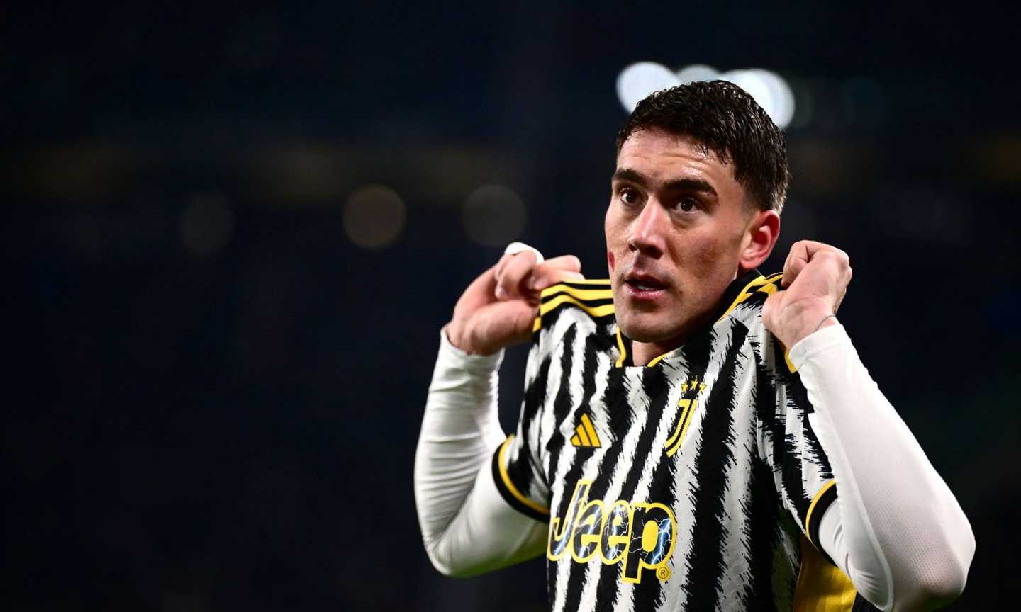 Juve, Vlahovic risponde ai rumors di mercato: 'Vi dico che Giuntoli...'