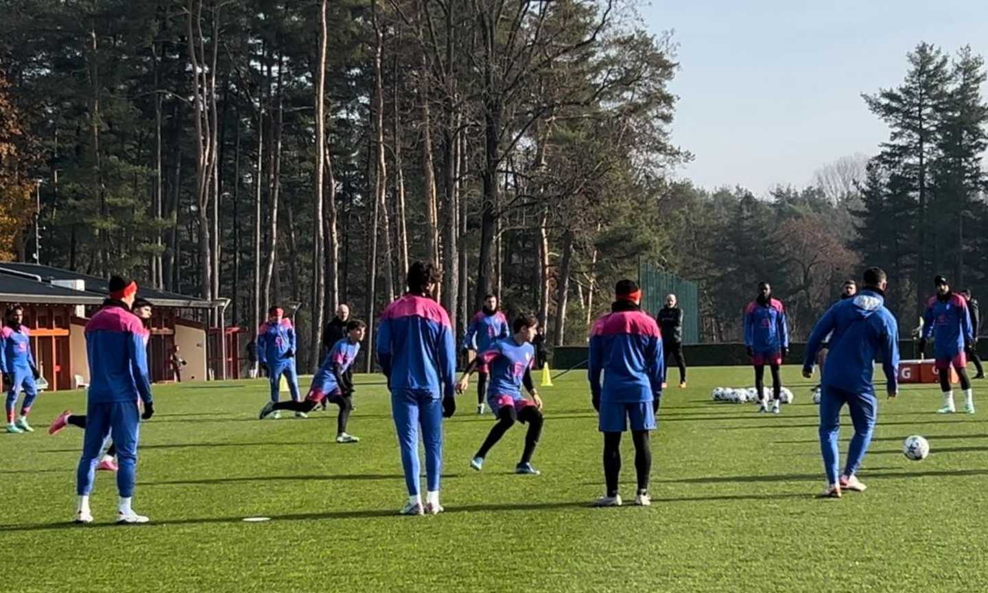 Milan, l'allenamento della vigilia: ci sono Leao e Okafor, non Kjaer. E Ibra... VIDEO