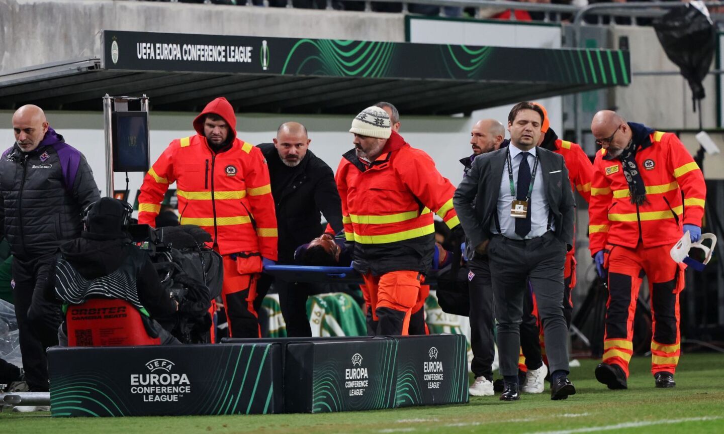 Tegola Fiorentina: Nico Gonzalez esce in barella contro il Ferencvaros