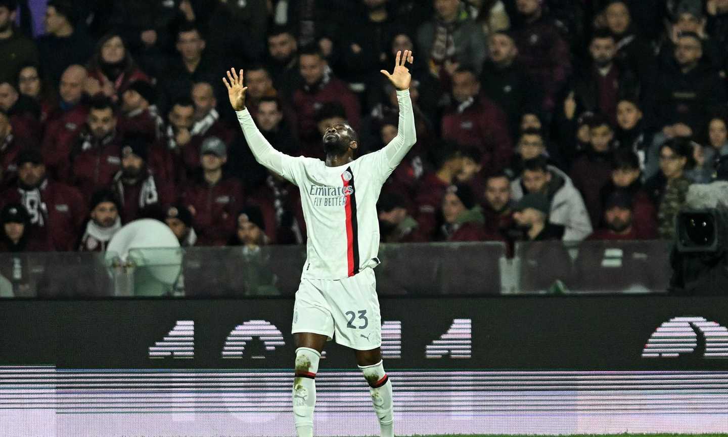 Milan, Tomori: ‘Abbiamo subito tanti gol, lavoriamo per migliorare. Europa League? Ecco qual è il nostro obiettivo’