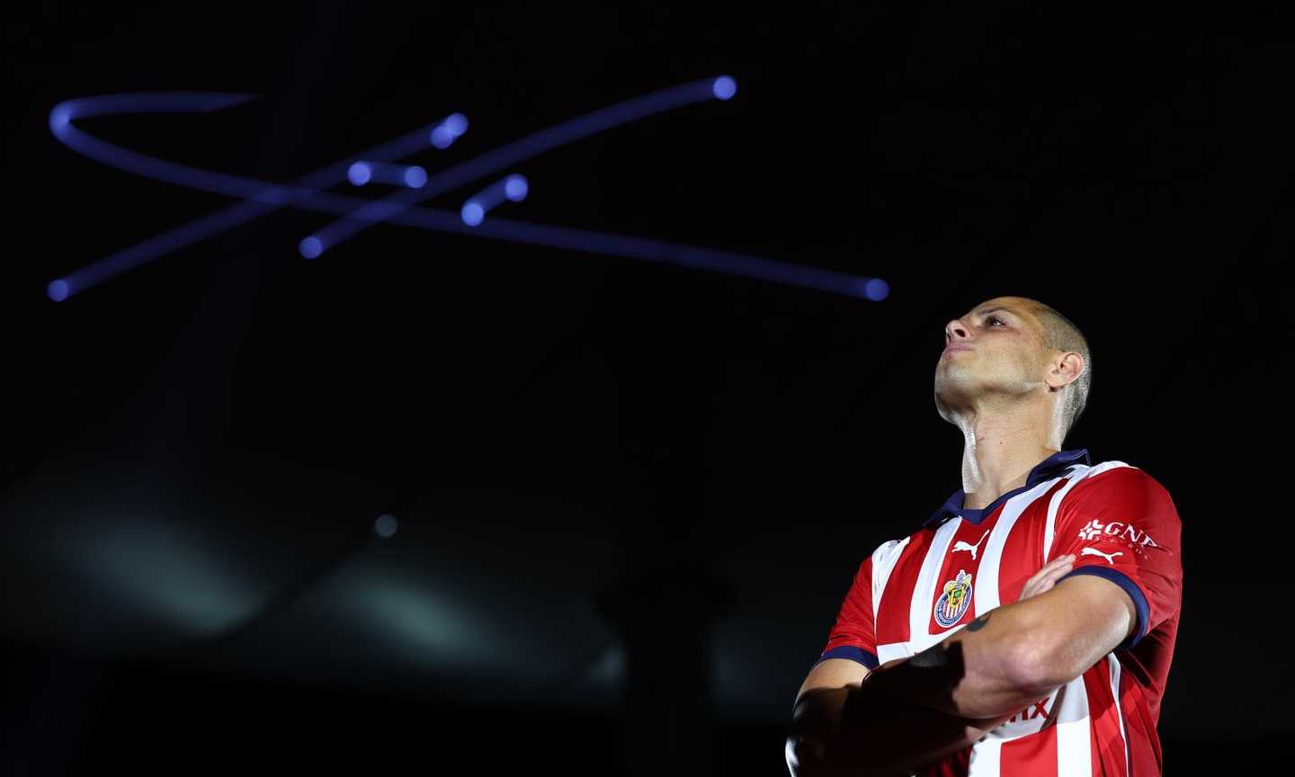 Chicharito Hernandez torna a Guadalajara dopo 18 anni: la presentazione è da star FOTO