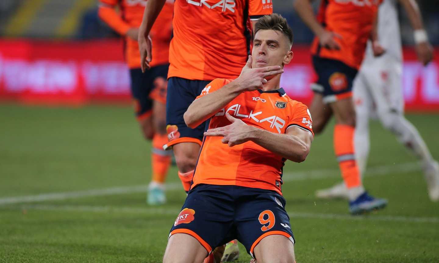 Piatek spara ancora: tripletta e rimonta per l'Istanbul Basaksehir, doppia cifra per il polacco