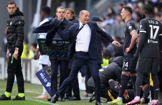 Juventus, Allegri Show Nel Finale Col Frosinone: Supera I 1000 Punti ...