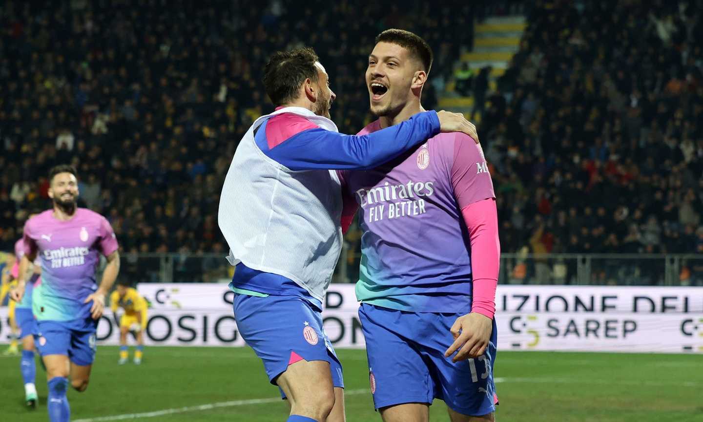 Jovic ancora decisivo: entra, stende il Frosinone e lancia il Milan a -4 dalla Juventus