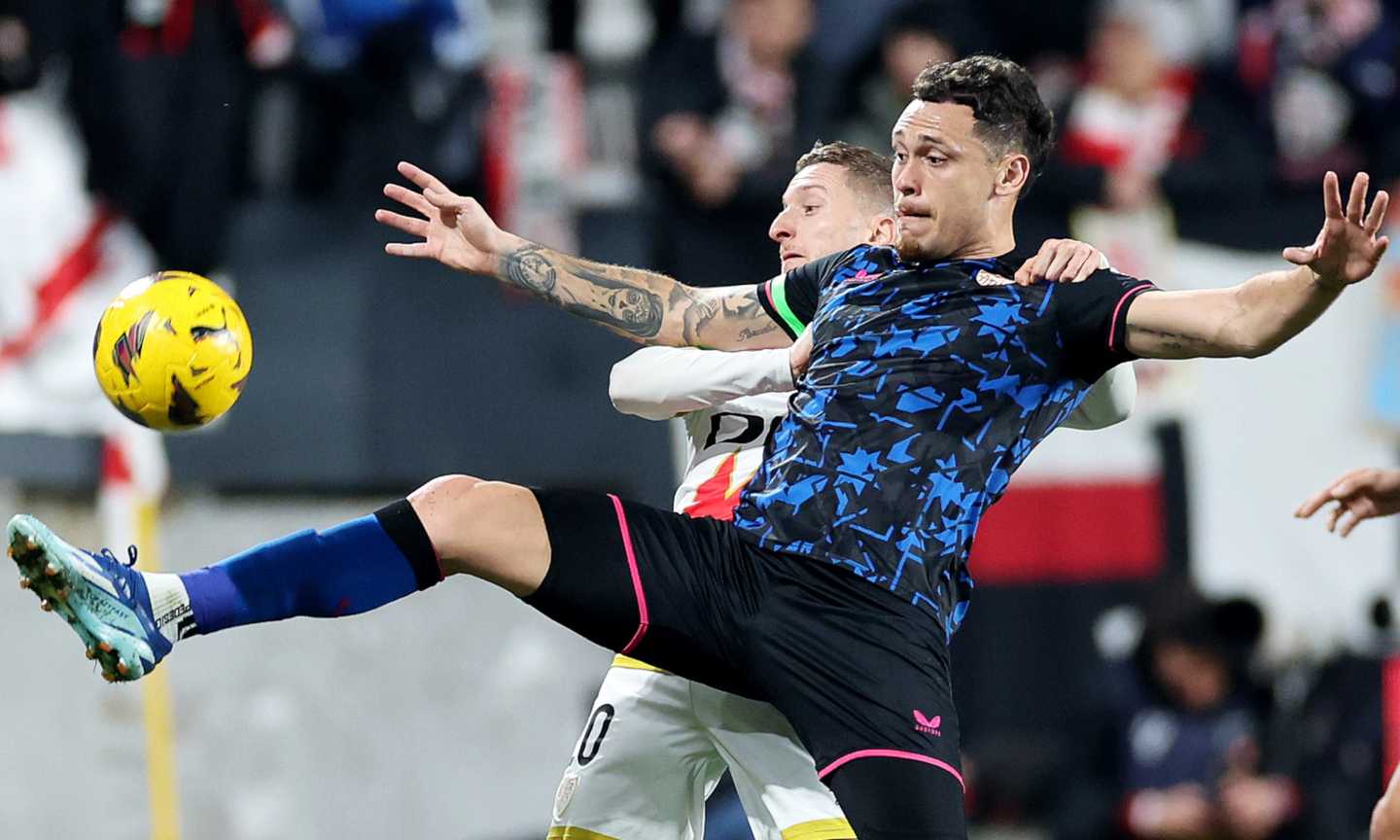 Ocampos palpato in campo: multa salata e un anno fuori dagli stadi per il tifoso colpevole