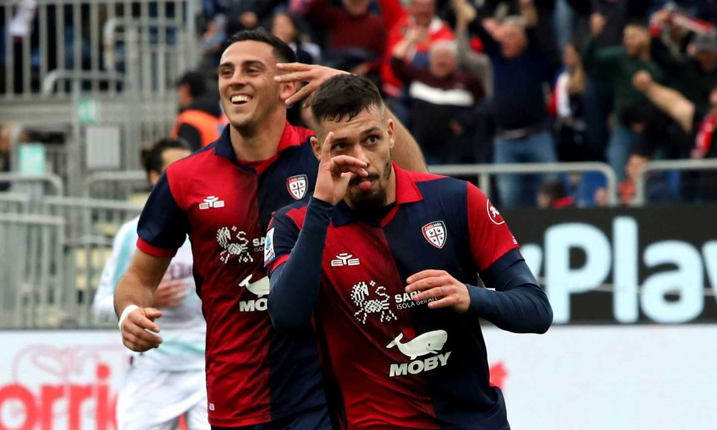 CAGLIARI - 32 punti Image gallery