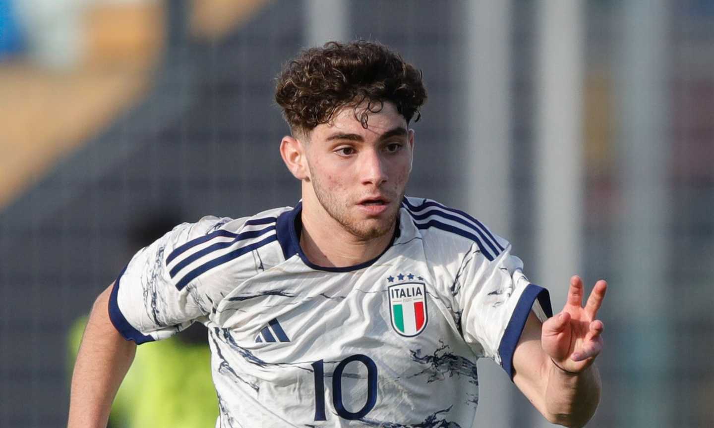 Italia Under 19, Pafundi: "Col lavoro posso raggiungere Yamal. Il mio percorso come quello di Calafiori"