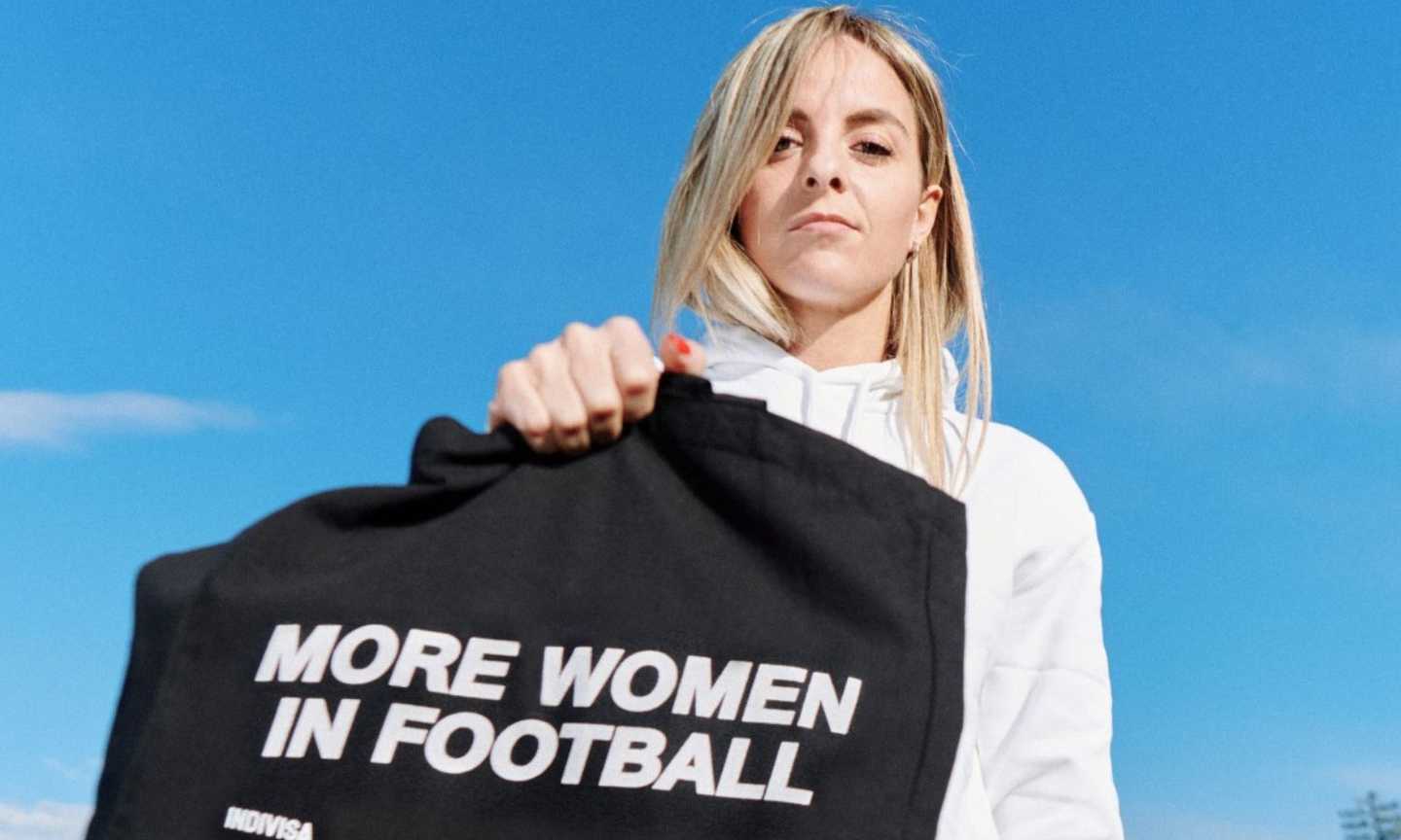 Juventus e INDIVISA insieme nella Giornata Internazionale della Donna: ecco la borsa 'More Women in Football' in edizione limitata