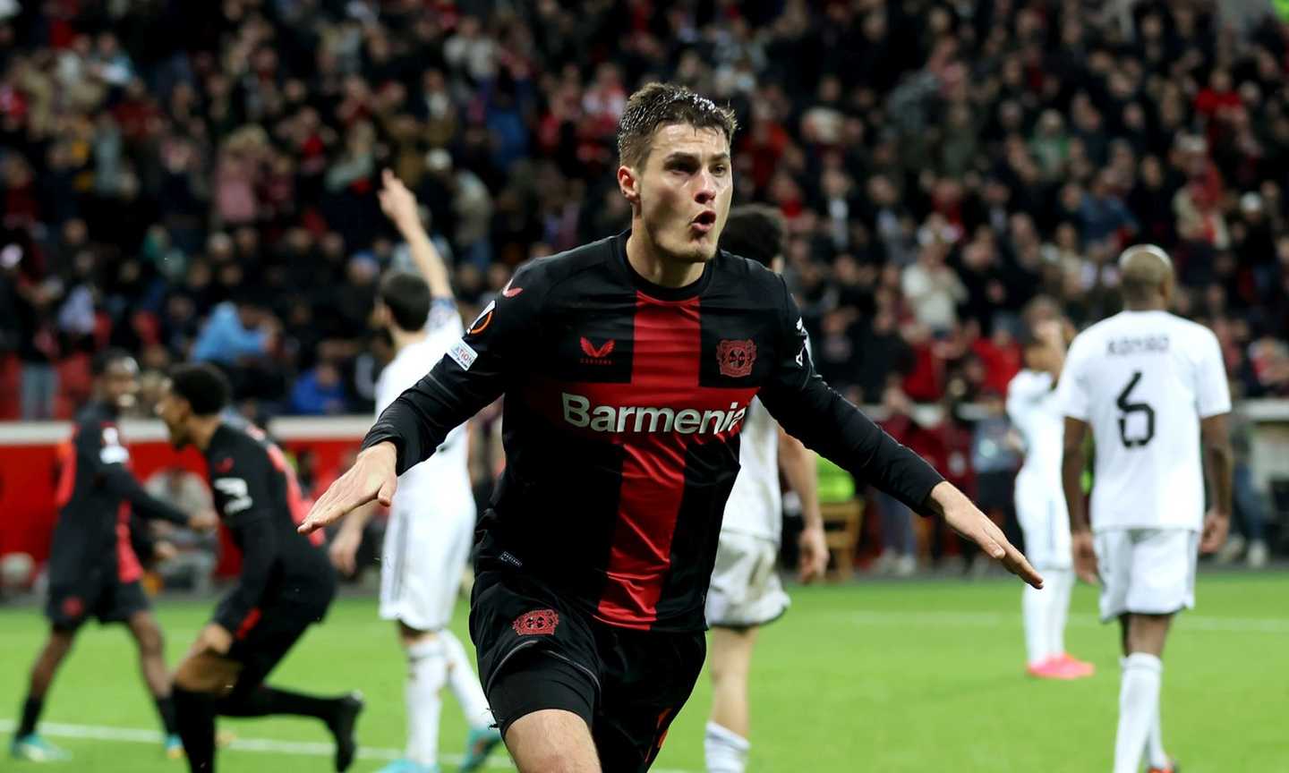 Bayer Leverkusen, 70 punti Image gallery