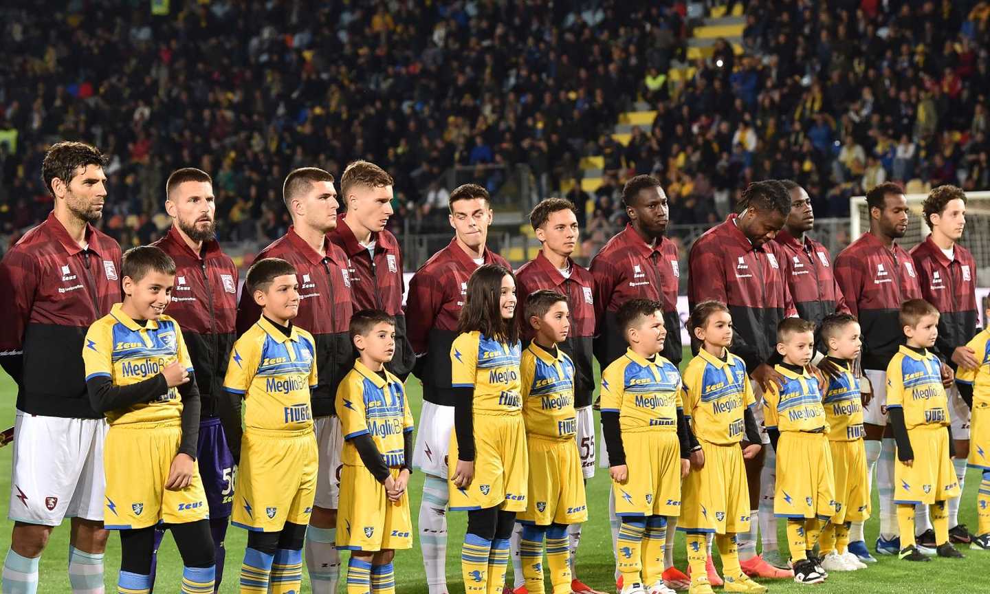 La Salernitana è retrocessa in Serie B. Il Frosinone vince 3-0 e respira