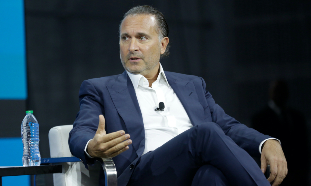 Milan, Cardinale infastidito dalla contestazione dei tifosi la