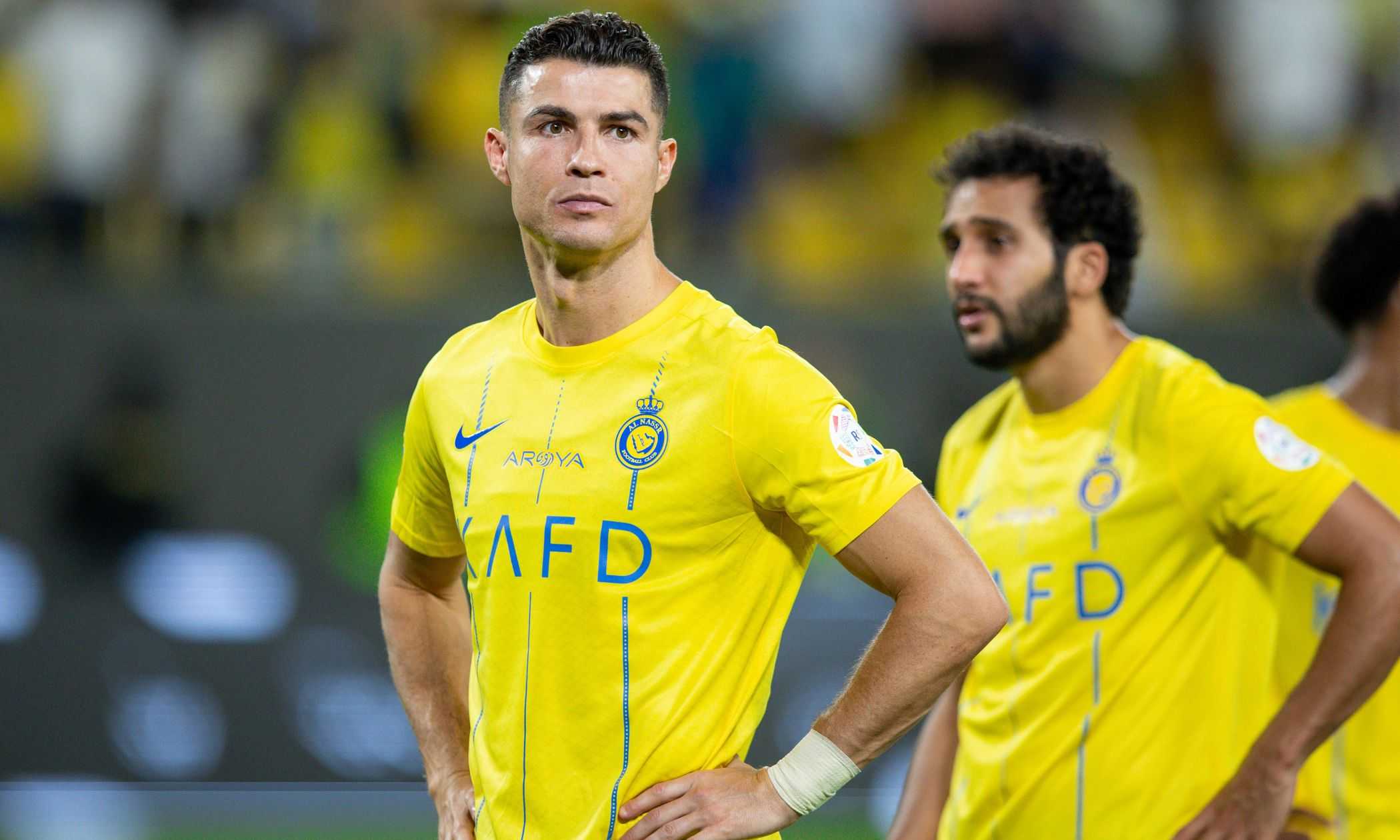 Al-Nassr travolto in Supercoppa d’Arabia, furia CR7 con i compagni: li accusa di dormire in campo VIDEO