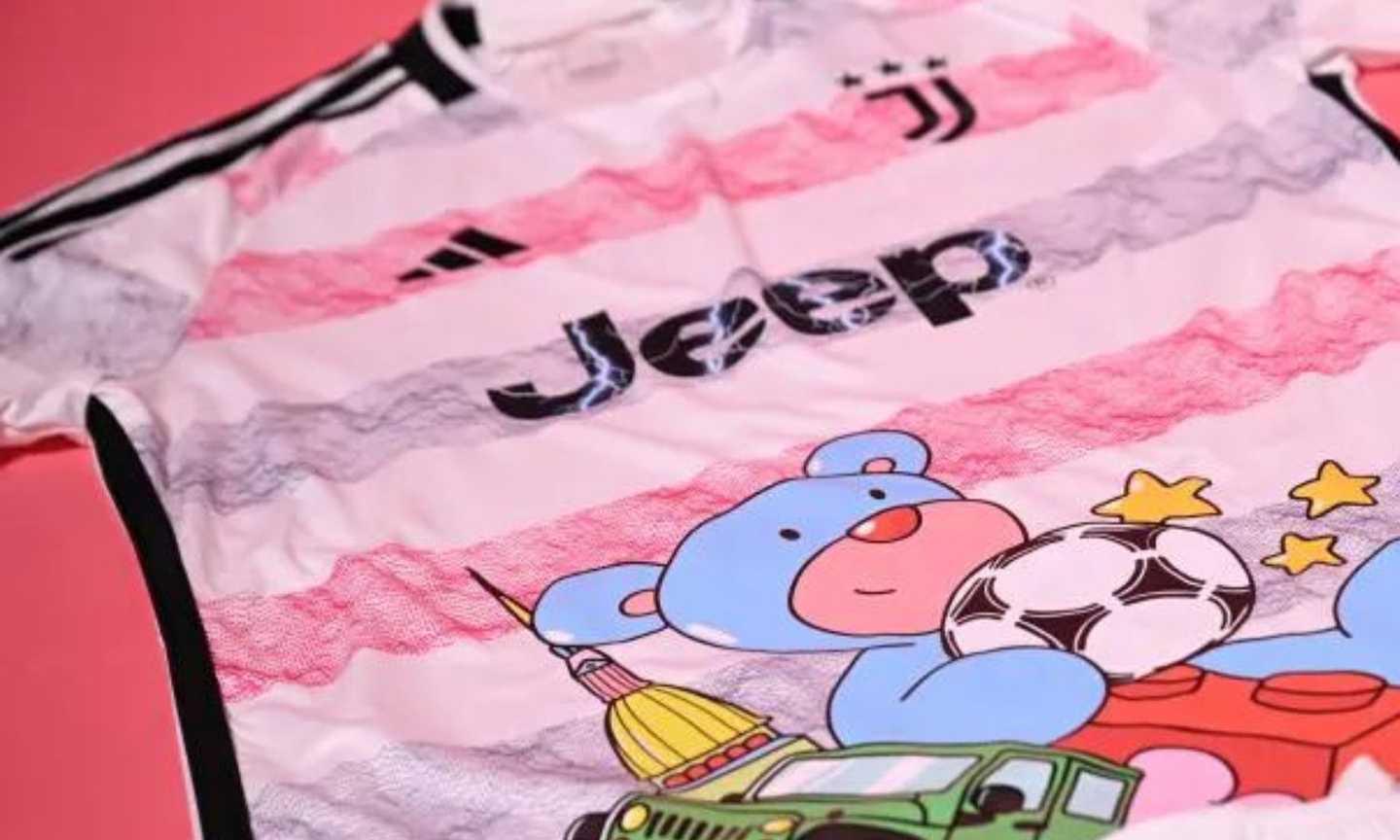 Juventus con Inbetweeners e sulla maglia spuntano gli orsacchiotti FOTO