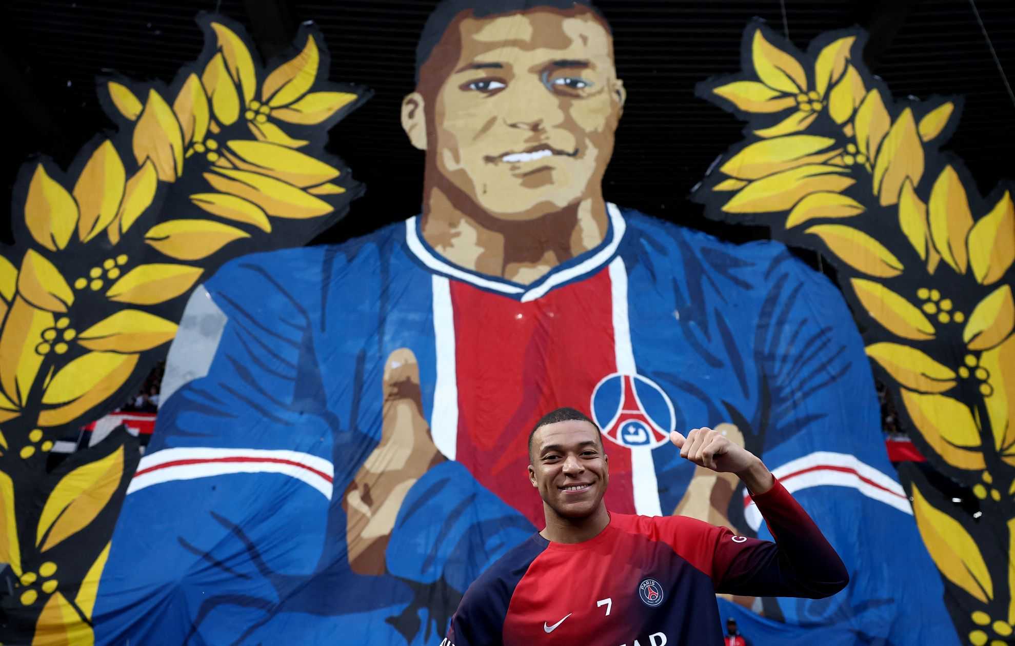 PSG, gli ultras omaggiano Mbappé: 'Figlio della periferia parigina, sei diventato leggenda'