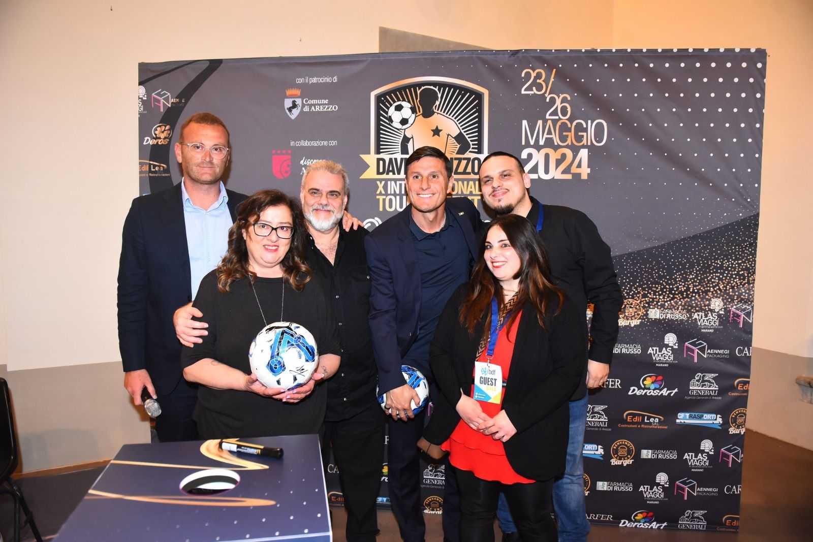 Arezzo centro d'Europa con Javier Zanetti: la Fiorentina batte il Napoli e vince il torneo  Davide Nuzzo