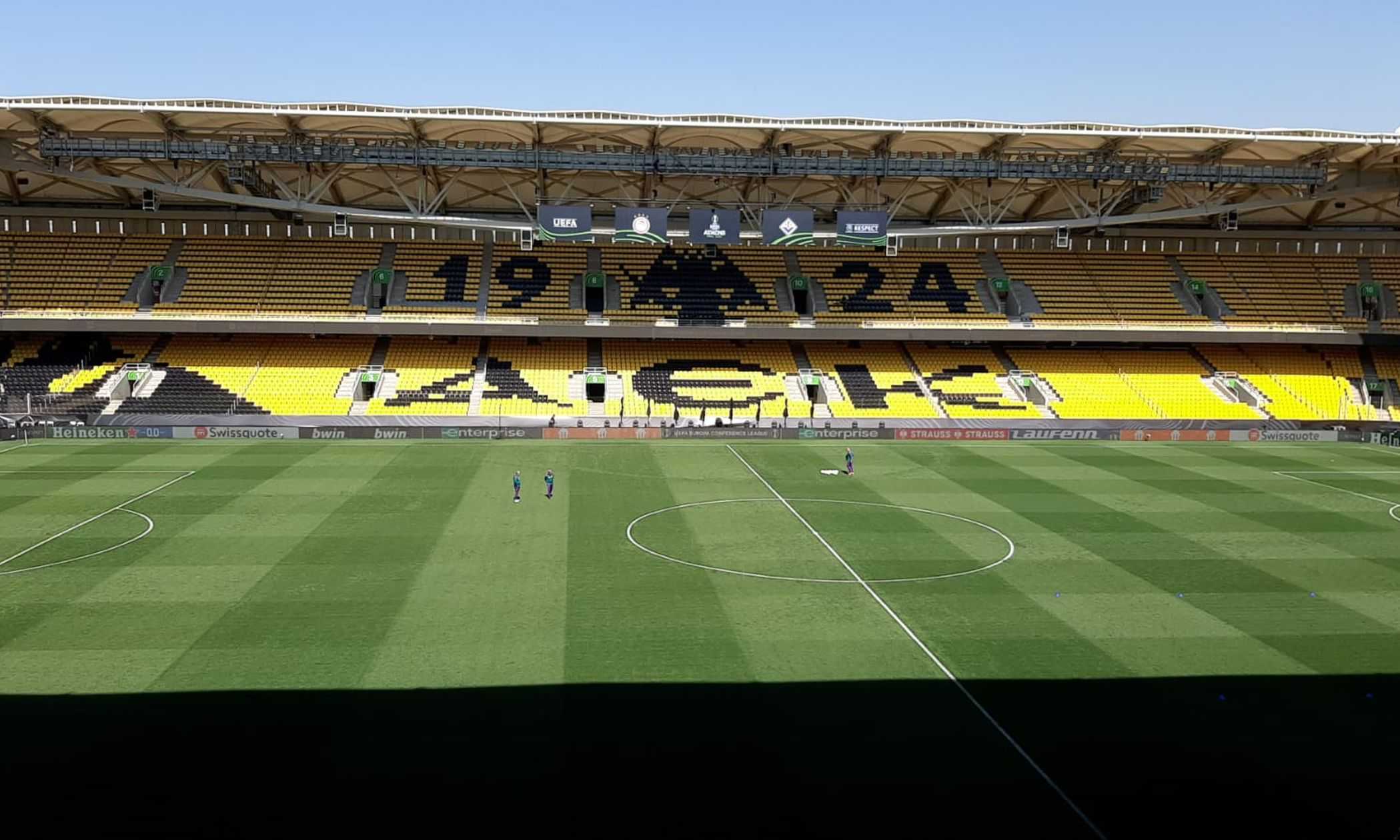 Tifosi dell'Olympiacos nel settore della Fiorentina: la Uefa blocca 300 biglietti, ma c'è chi è passato ugualmente