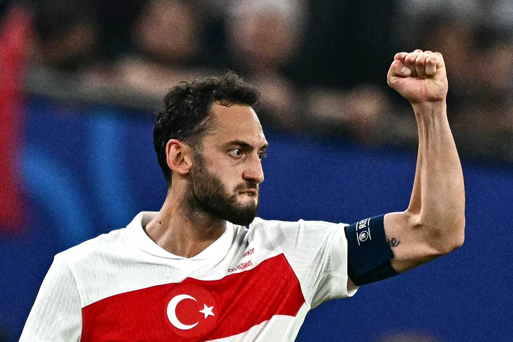 Calhanoglu guida la Turchia agli ottavi: 2-1 alla Rep. Ceca, Barak espulso al 20'