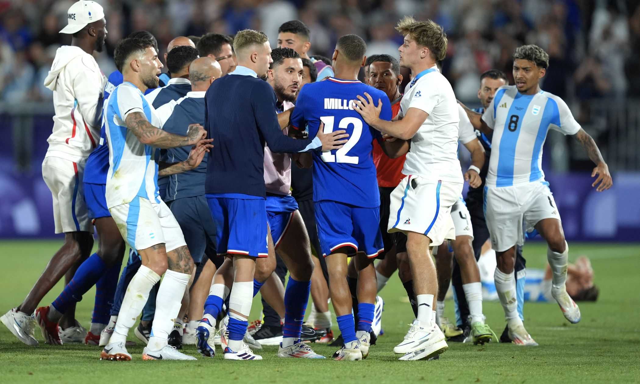 Francia-Argentina 1-0, parapiglia nel finale: cosa è successo 