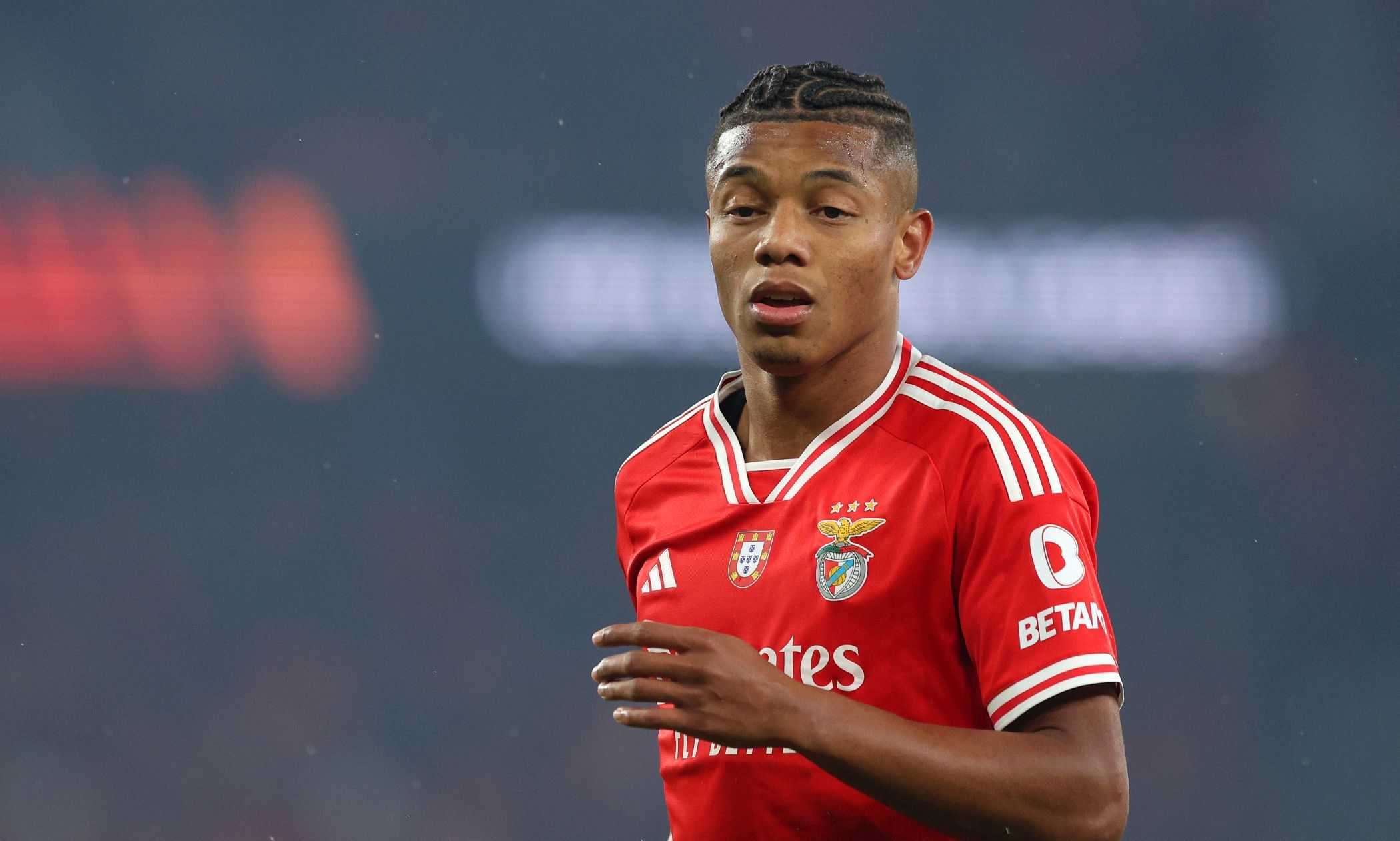 Neres apre al Napoli: Benfica in attesa della proposta finale, ecco a quanto si può chiudere