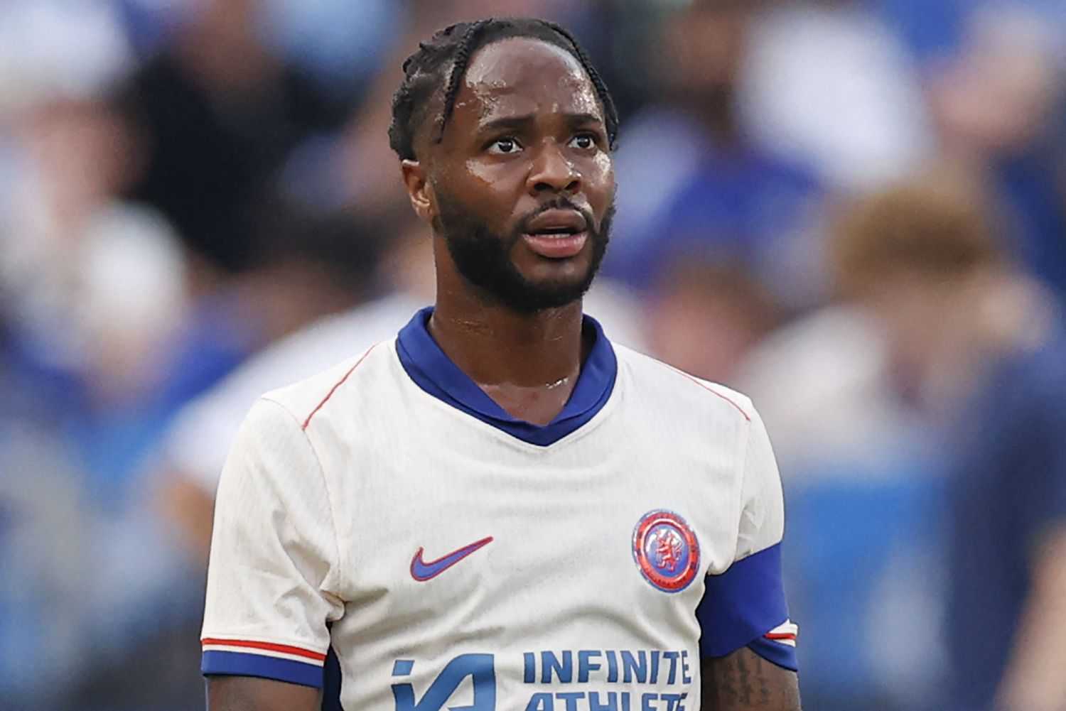 Il Chelsea esclude Sterling, l'entourage: "Inaspettato, ora chiarezza". Cosa cambia per la Juventus