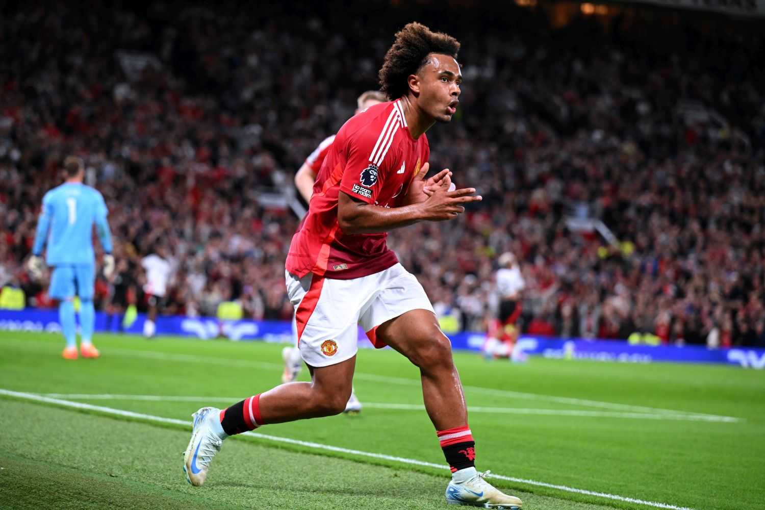 Zirkzee segna all'esordio e fa volare il Manchester United: 1-0 al Fulham alla prima di Premier