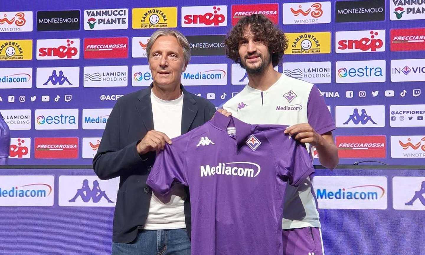 Fiorentina, Adli si presenta: "Nel posto giusto per migliorare. Milan? Mi hanno detto subito che ero fuori"