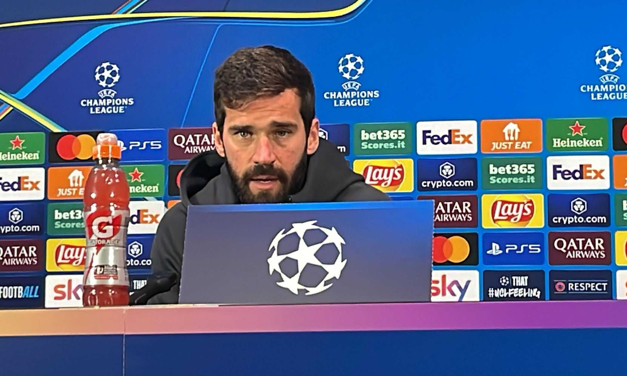 Liverpool, Alisson: “Siamo fortunati ad avere Chiesa. Ci ha colpito la qualità del Milan”