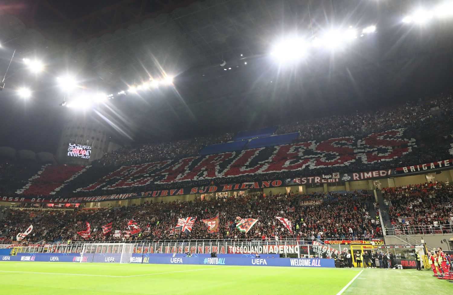 Inter-Milan, il derby visto dalle curve: nerazzurri senza coreografia, i milanisti non contestano ma danno l'ultimatum